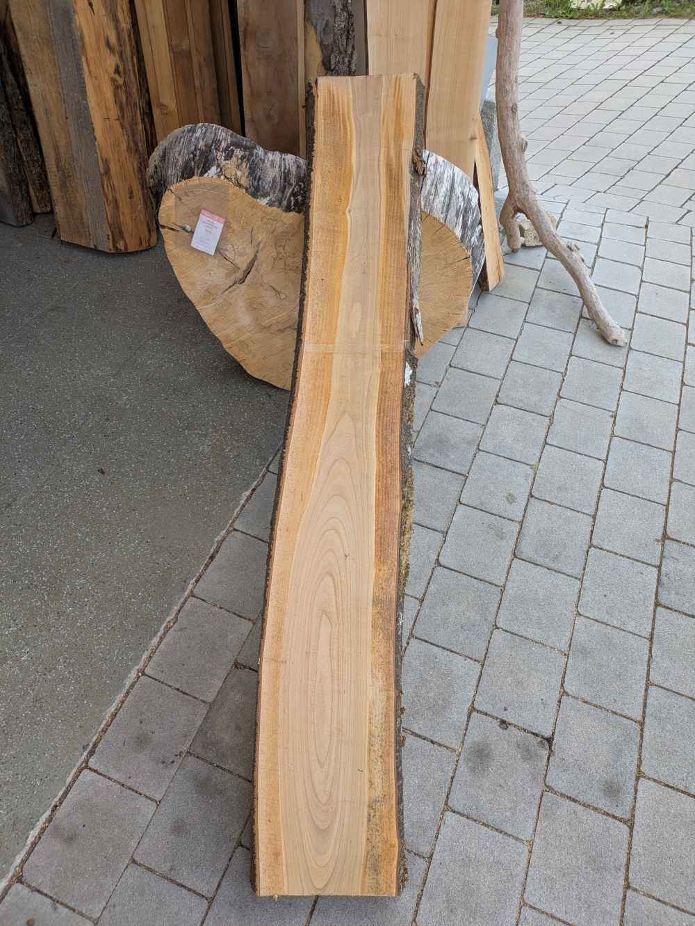 Brett Kirsche mit Rinde