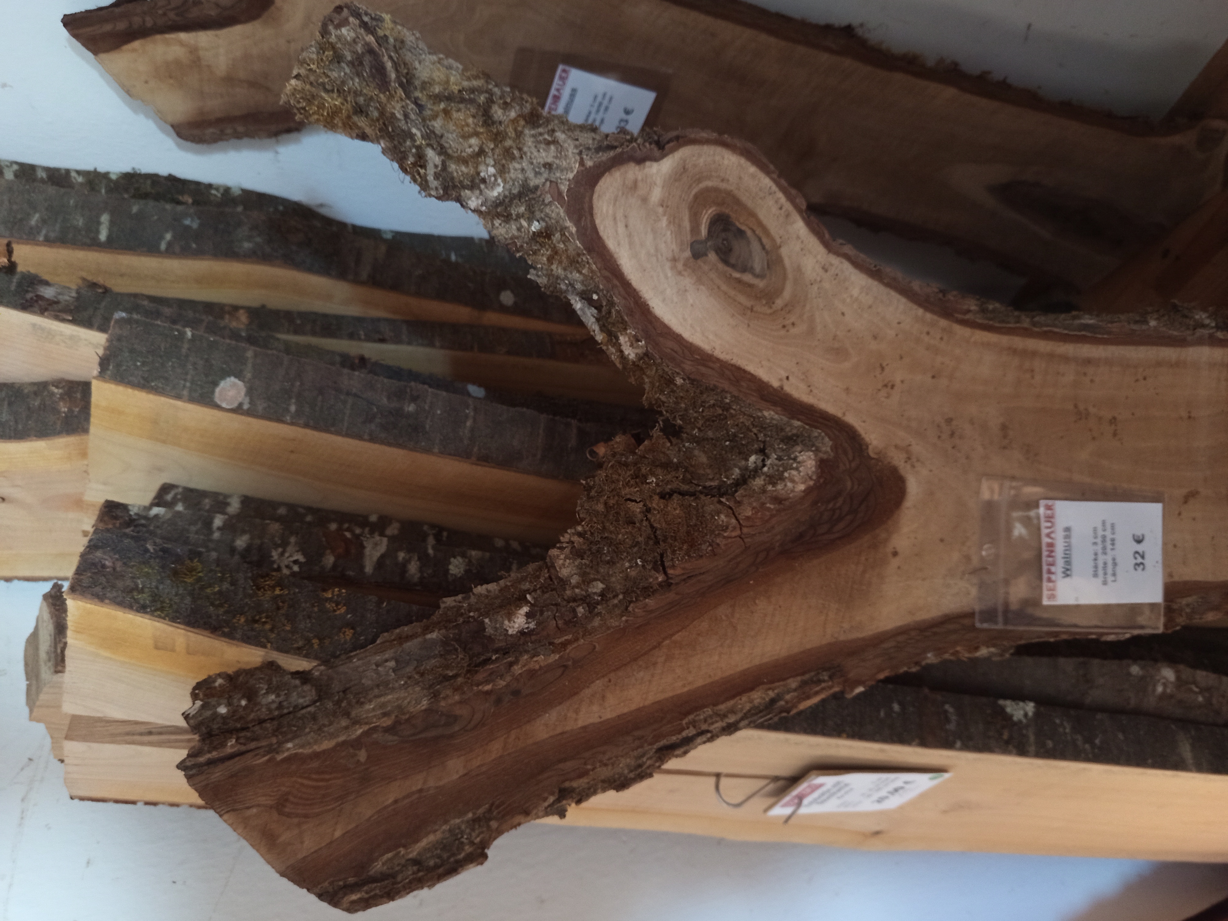 Holzbohle mit Baumkante Y-Form