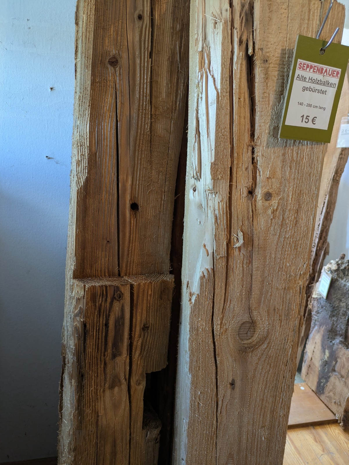 Altholzbalken gebürstet